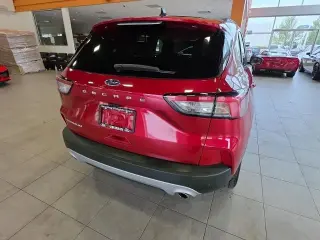 Ford Escape 2022 AWD Titanium 4p SUV
