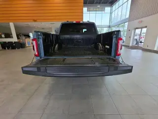 Ford F-150 2023 4x4 Lariat 4 puertas SuperCrew 5.5 pies SB