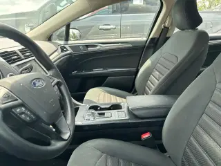 Ford Fusion Hybrid 2019 SE 4p Sedan