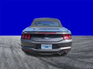 Ford Mustang 2024 EcoBoost Premium 2p Conversión