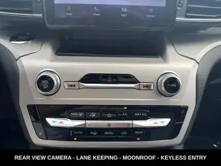 Ford Explorer 2023 AWD XLT 4dr SUV