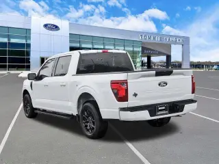 Ford F-150 2025 4x2 XLT 4p SuperCrew 5.5 pies SB