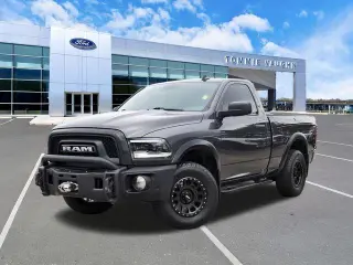 Ram 1500 Classic 2020 4x4 Tradesman 2 puertas Cabina Regular 6,3 pies SB Pickup
