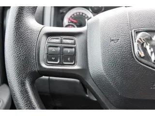 Ram 1500 Classic 2020 4x4 Tradesman 2 puertas Cabina Regular 6,3 pies SB Pickup