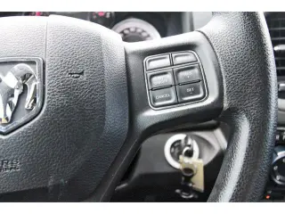 Ram 1500 Classic 2020 4x4 Tradesman 2 puertas Cabina Regular 6,3 pies SB Pickup