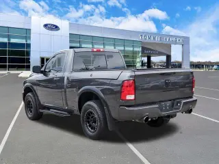 Ram 1500 Classic 2020 4x4 Tradesman 2 puertas Cabina Regular 6,3 pies SB Pickup