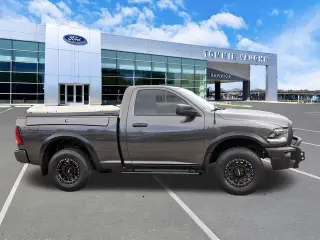 Ram 1500 Classic 2020 4x4 Tradesman 2 puertas Cabina Regular 6,3 pies SB Pickup