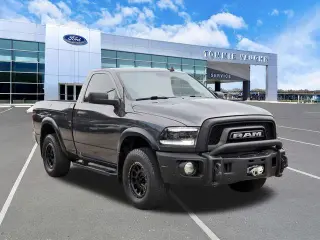 Ram 1500 Classic 2020 4x4 Tradesman 2 puertas Cabina Regular 6,3 pies SB Pickup