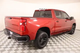 Chevrolet Silverado 1500 2021 4x4 LT Trail Boss Crew Cab 4 puertas, caja corta de 5.8 pies