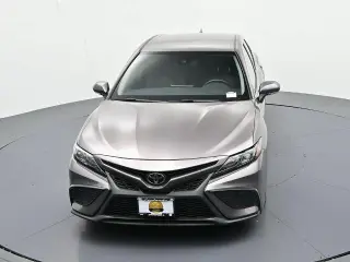 Toyota Camry 2024 SE Sedán de 4 puertas