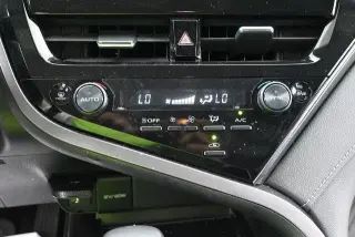 Toyota Camry 2024 SE Sedán de 4 puertas