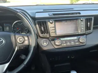 Toyota RAV4 2017 AWD Limited 4p SUV