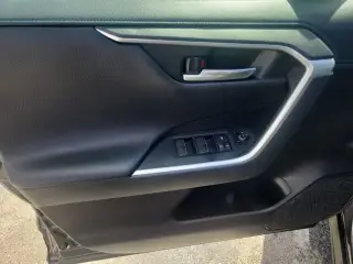 Toyota RAV4 Híbrido 2023 AWD XSE SUV 4 puertas