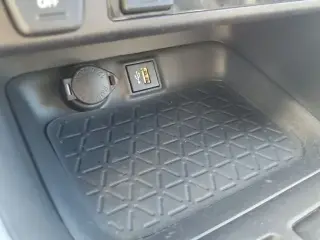 Toyota RAV4 Híbrido 2023 AWD XSE SUV 4 puertas