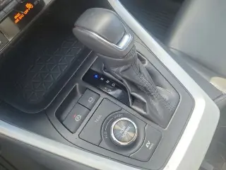 Toyota RAV4 Híbrido 2023 AWD XSE SUV 4 puertas