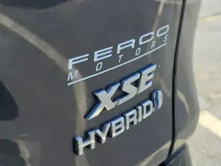 Toyota RAV4 Híbrido 2023 AWD XSE SUV 4 puertas