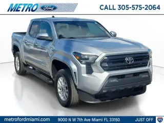 Toyota Tacoma 2024 4x4 SR5 4 puertas Doble Cabina 5.0 ft SB