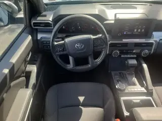 Toyota Tacoma 2024 4x4 SR5 4 puertas Doble Cabina 5.0 ft SB