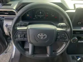 Toyota Tacoma 2024 4x4 SR5 4 puertas Doble Cabina 5.0 ft SB