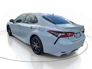 Toyota Camry 2024 SE 4 puertas Sedán