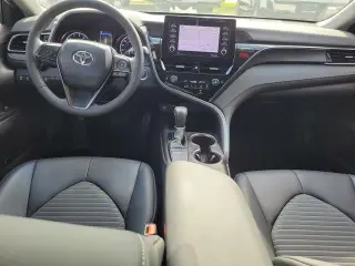 Toyota Camry 2024 SE 4 puertas Sedán