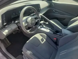 Hyundai ELANTRA 2025 SEL Sport 4dr Sedán