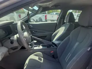 Hyundai ELANTRA 2025 SEL Sport 4dr Sedán