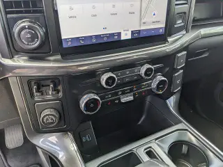 Ford F-150 2023 4x2 XLT 4p SuperCrew 5.5 ft. SB