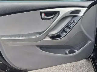 Hyundai ELANTRA 2015 SE 4p Sedan 6M