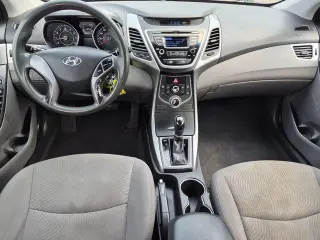 Hyundai ELANTRA 2015 SE 4p Sedan 6M