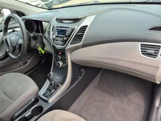 Hyundai ELANTRA 2015 SE 4p Sedan 6M