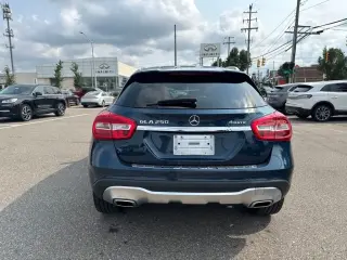 Mercedes-Benz GLA 2019 AWD GLA 250 4MATIC SUV de 4 puertas