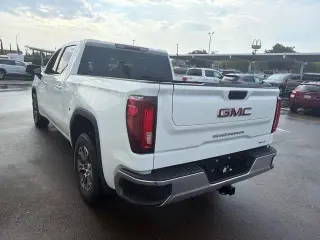 GMC Sierra 1500 2025 4x2 SLT 4p Cabina Doble Estándar 5.8 pies LB