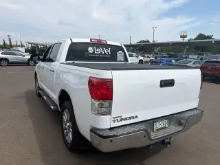 Toyota Tundra 2013 4x2 Platinum 4dr Cabina CrewMax Pickup SB (5.7L V8)