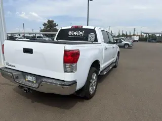 Toyota Tundra 2013 4x2 Platinum 4dr Cabina CrewMax Pickup SB (5.7L V8)