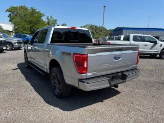 Ford F-150 2023 4x4 XLT 4 puertas SuperCrew 5.5 ft. SB