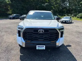 Toyota Tundra 2024 4x4 SR5 Cabina CrewMax de 4 puertas Pick‑up SB