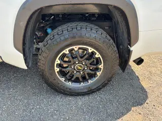 Toyota Tundra 2024 4x4 SR5 Cabina CrewMax de 4 puertas Pick‑up SB