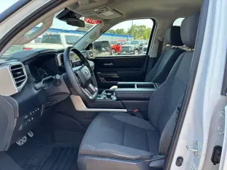 Toyota Tundra 2024 4x4 SR5 Cabina CrewMax de 4 puertas Pick‑up SB
