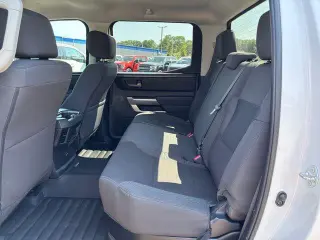 Toyota Tundra 2024 4x4 SR5 Cabina CrewMax de 4 puertas Pick‑up SB