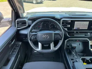 Toyota Tundra 2024 4x4 SR5 Cabina CrewMax de 4 puertas Pick‑up SB