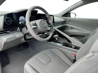Hyundai ELANTRA 2025 SEL Conveniencia 4p Sedan