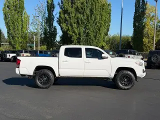 Toyota Tacoma 2020 4x4 TRD Pro 4 puertas Cabina Doble 5.0 pies Cama corta 6M