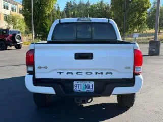 Toyota Tacoma 2020 4x4 TRD Pro 4 puertas Cabina Doble 5.0 pies Cama corta 6M