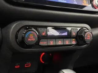Nissan Kicks 2021 SR 4dr Crossover