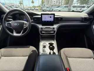 Ford Explorer 2023 XLT SUV 4 puertas