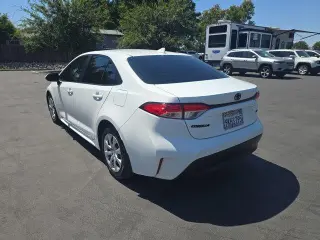 Toyota Corolla 2024 LE Sedán 4p.