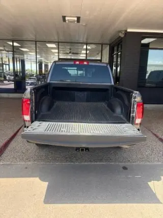 Ram 1500 Clásico 2020 4x4 Tradesman 4p. Cabina Extendida 5.5 pies ST Camioneta
