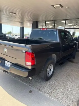 Ram 1500 Clásico 2020 4x4 Tradesman 4p. Cabina Extendida 5.5 pies ST Camioneta