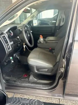Ram 1500 Clásico 2020 4x4 Tradesman 4p. Cabina Extendida 5.5 pies ST Camioneta
